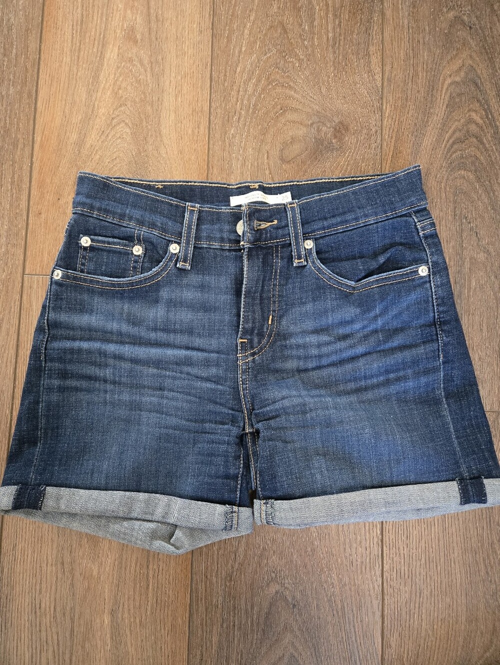 Levi's Dark Blue Denim Roll-Cuff Women’s Mid Length Shorts, Size 25